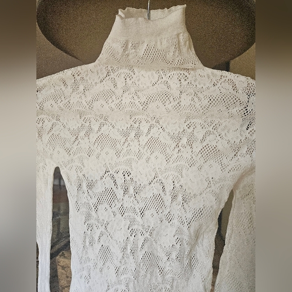 NWOT Out From Under Urban Outfitters See Through Knit Long Sleeve White Top - Picture 10 of 15